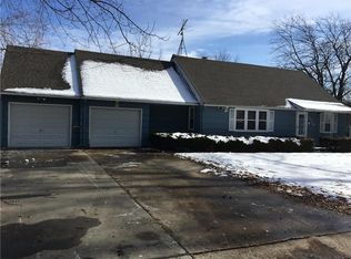 2419 Queen Ridge Dr, Independence, MO 64055