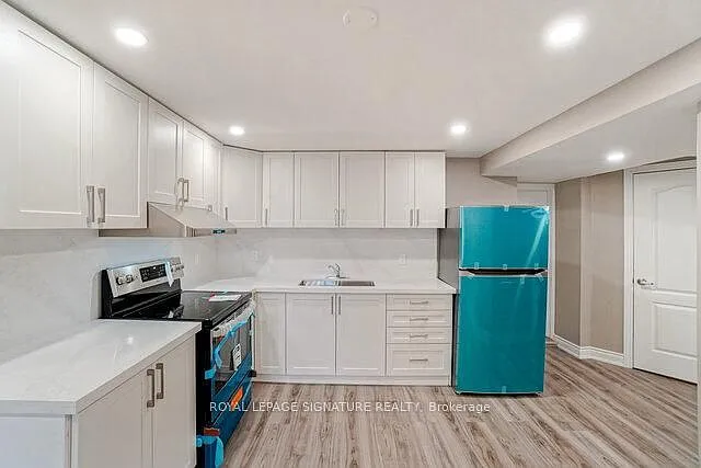 7102 Salme Dr — Photo 5