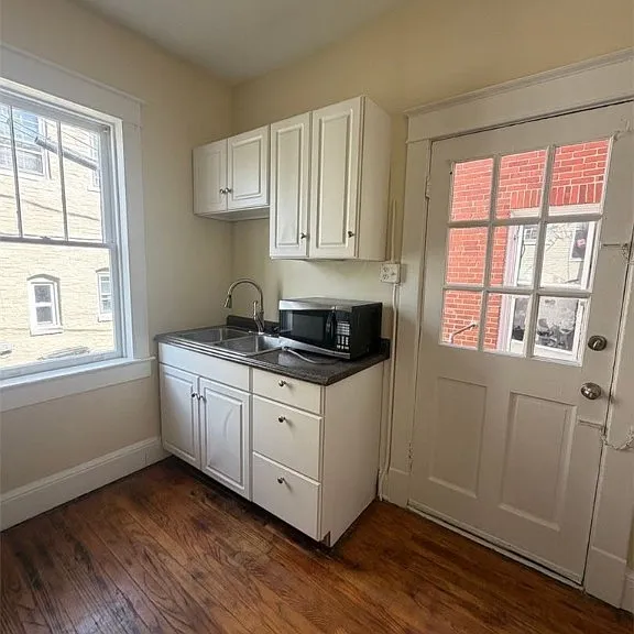1003 Bank St — Photo 6