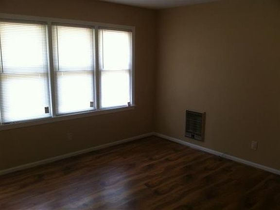 3rd image of 1418 Holmes Ave