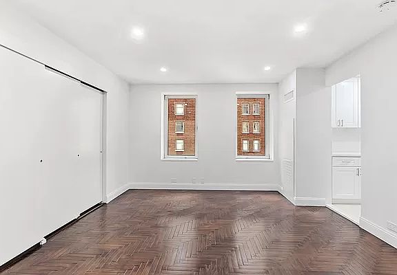2nd image of 106 Central Park S APT 5K