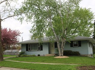 4320 Yale Dr, Rockford, IL 61109