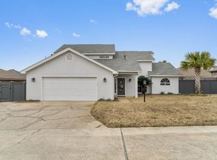 434 Bay Oaks Dr, Mary Esther, FL 32569