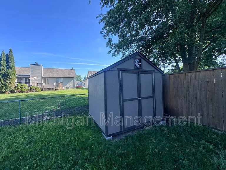 173 Algansee Dr — Photo 56