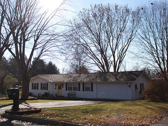 3rd image of 8708 Farmington Dr