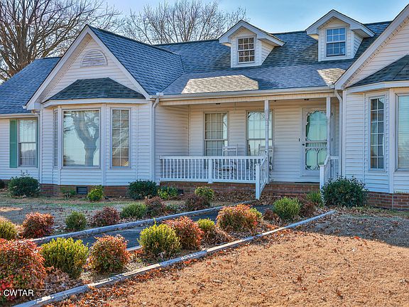 3rd image of 892 Warren Rd