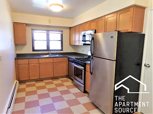 1664 W Sherwin Ave #2C Photo 1