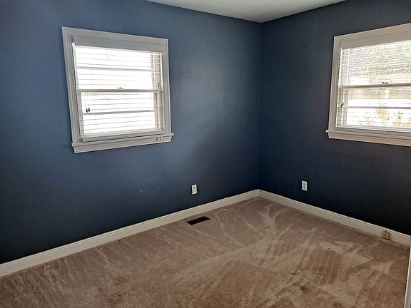 5th image of 8204 Redwood Cir