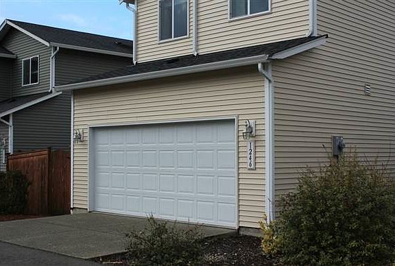 5th image of 1246 51st St NE