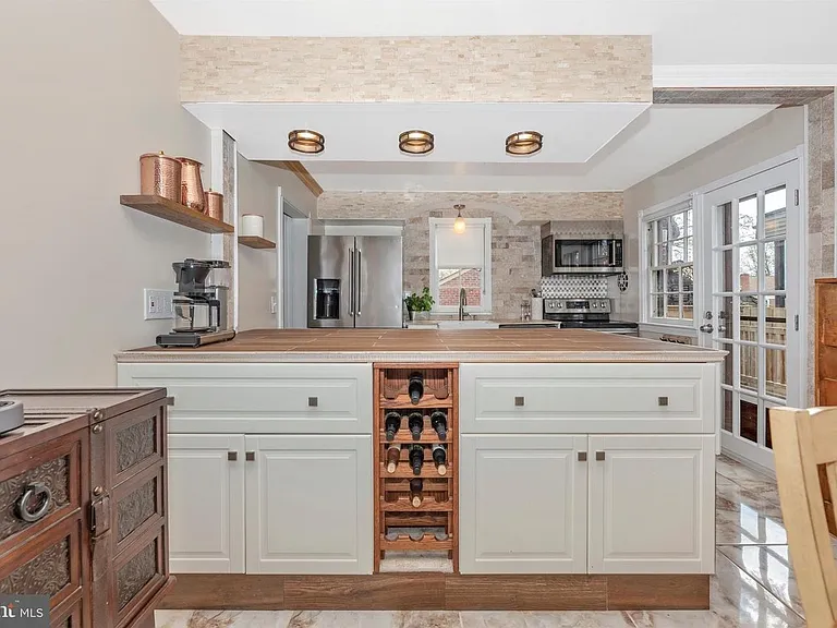 7023 Deerfield Rd — Photo 35