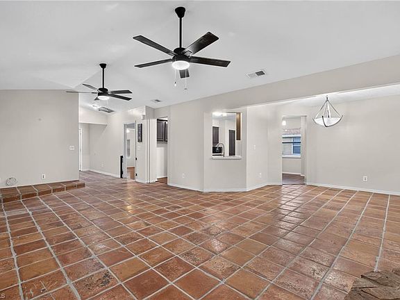 3rd image of 17565 Lee RD