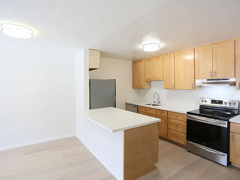 401 Vernon St — Photo 5
