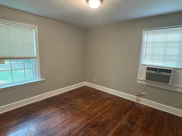2911 Althea St — Photo 5