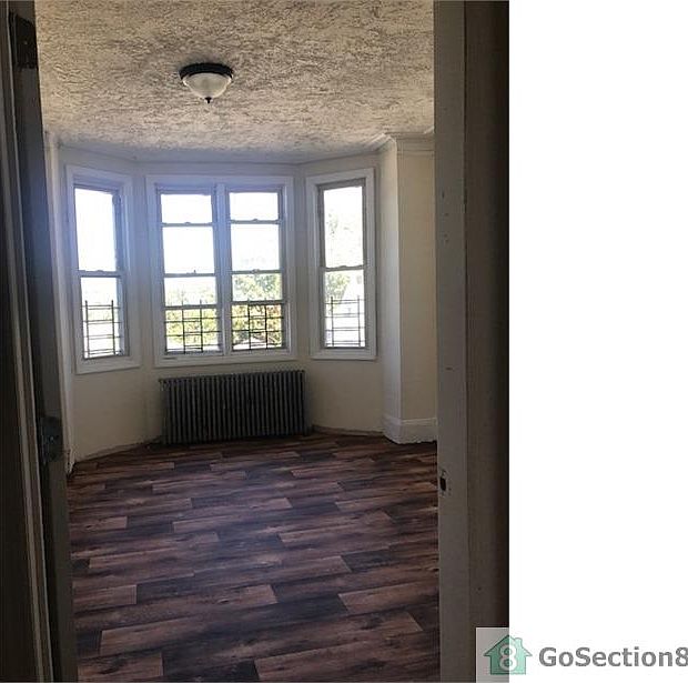 1st image of 136 Hendricks Ave #3