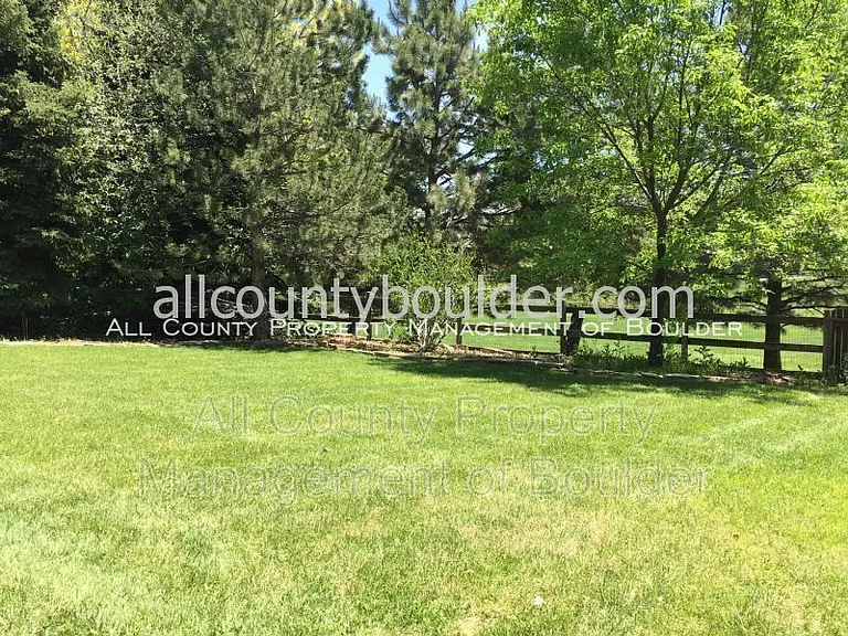 1452 Zinnia Cir — Photo 6