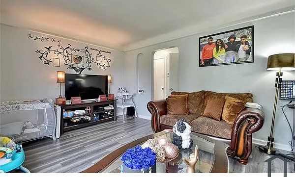 5559 Clement Ave — Photo 5