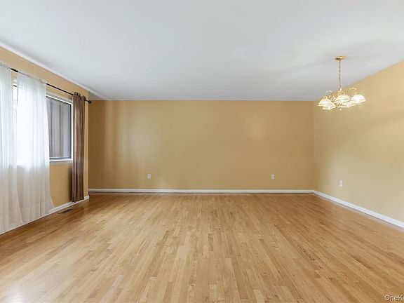 5th image of 702 Scenic Lane