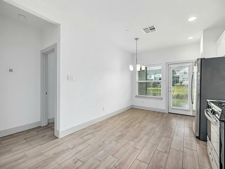 2113 Local Rebel Loop — Photo 15