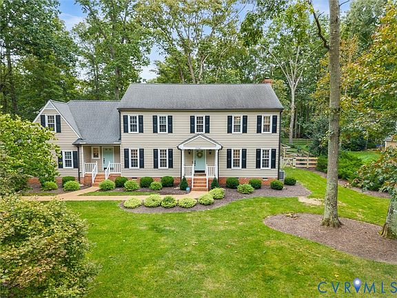 3rd image of 2361 Edgeview Ln