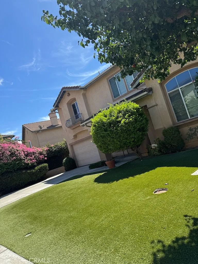 2 bed, 1.5 bath, 150 sqft, $600 — Photo 2