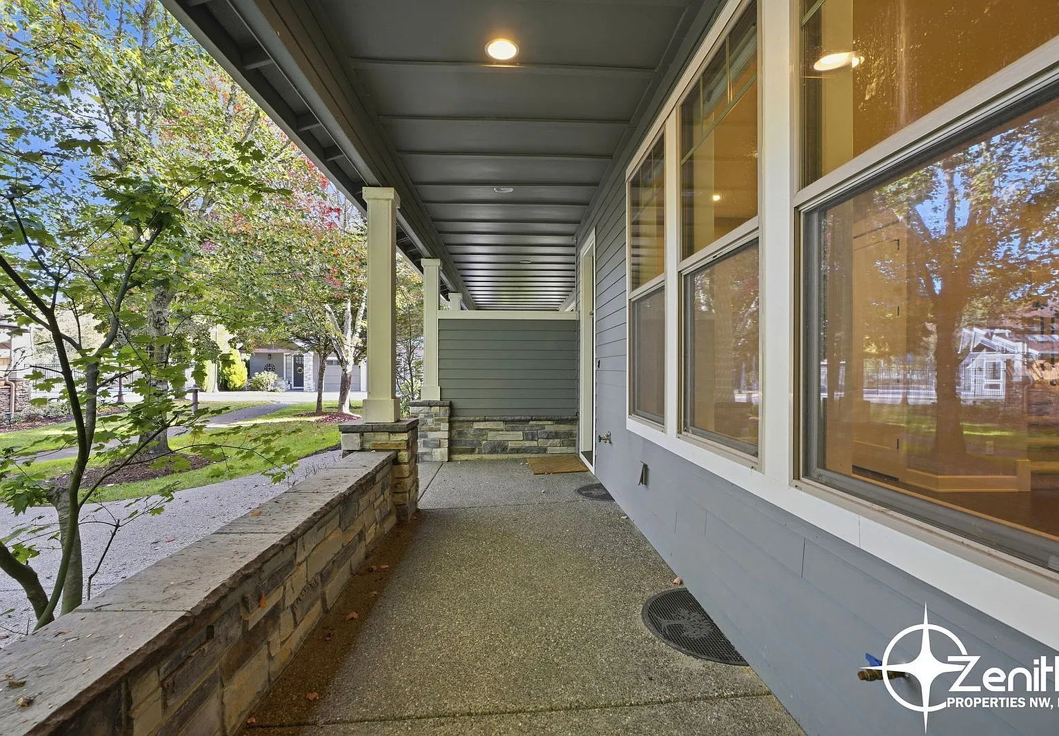 3 bed, 2.0 bath, 2236 sqft, $3,650 — Photo 4
