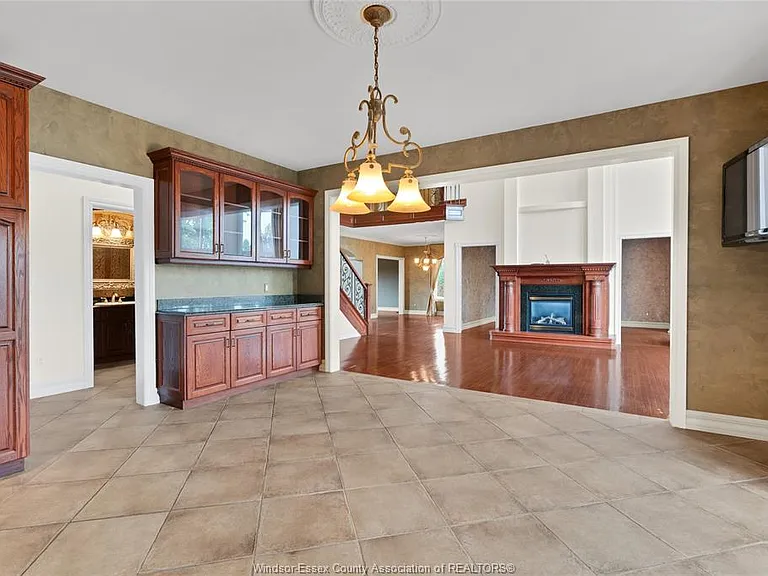 1585 Stoneybrook Cres — Photo 16