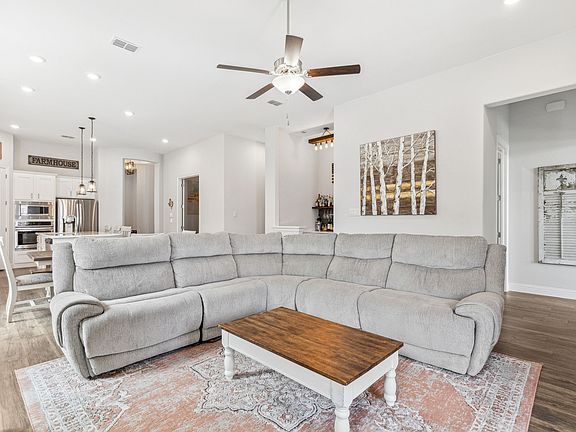 4th image of 482 Prairie View Dr