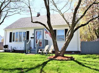 30 McKinley St, Warwick, RI 02886