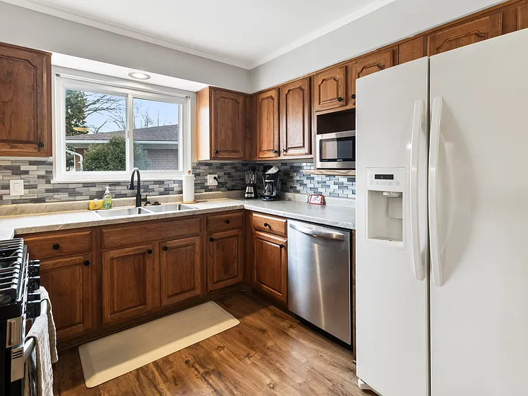 12401 Lyford Dr — Photo 8