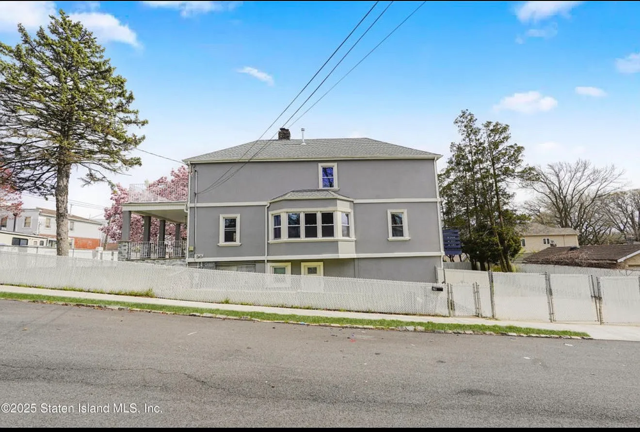 2 bed, 1248 sqft, $2,400 — Photo 1
