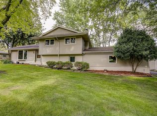 W131S6510 Kipling Dr, Muskego, WI 53150