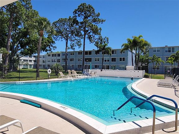 5th image of 4715 BAY STREET NE #225
