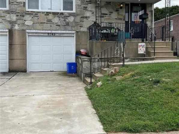 9745 Hoff St, Philadelphia, PA 19115