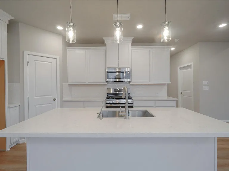 21859 Fitzroy Manor Ln — Photo 7