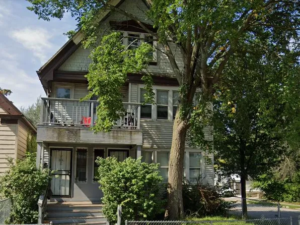 2477 N 37th St, Milwaukee, WI 53210