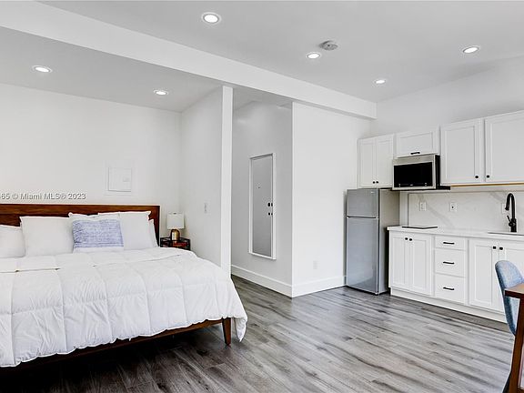 3rd image of 2314 Ponce De Leon Blvd Ste 301