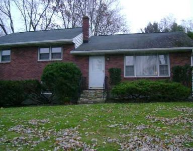 206 Edgewood Dr N, Newburgh, NY, 12550