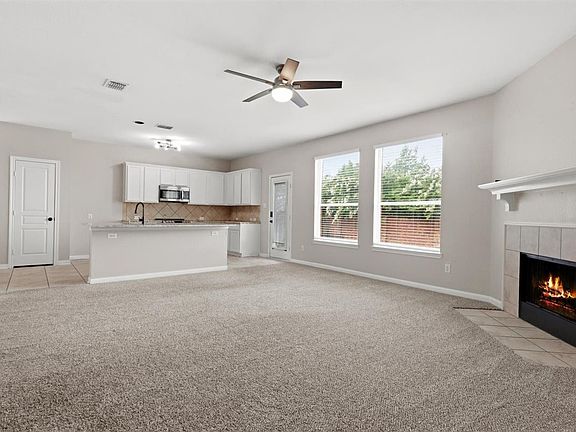 4th image of 12233 Macaroon Ln