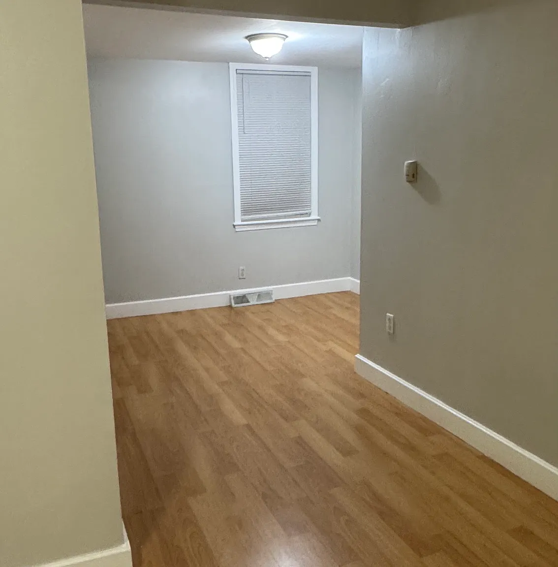 3 bed, 1300 sqft, $2,700 — Photo 4