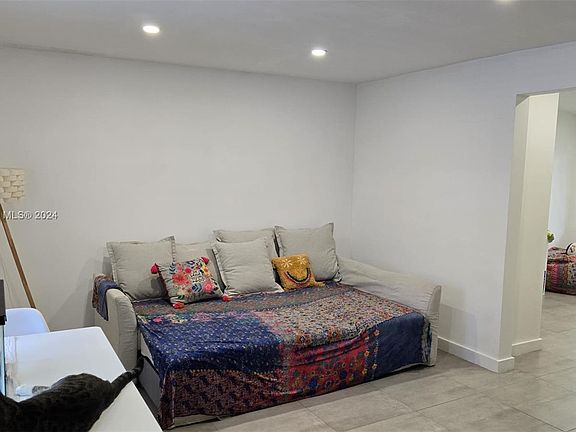 4th image of 345 Michigan Ave APT 23