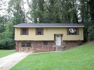 6454 Granada Dr, Forest Park, GA