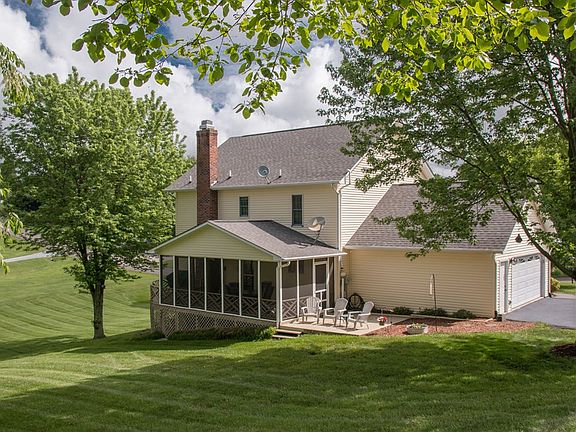 2nd image of 18524 Essex Dr