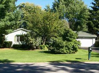 100 Witherspoon Ln, Rochester, NY 14625