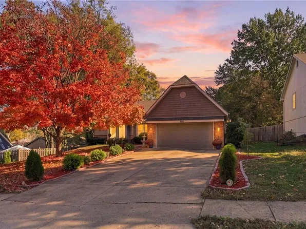 6911 N Flora Ave, Gladstone, MO 64118