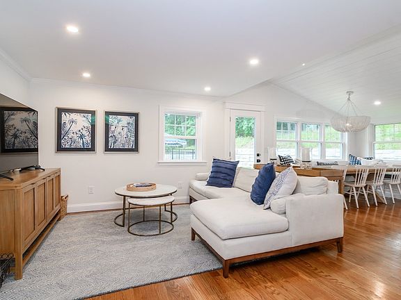 5th image of 30 Snake Brook Rd