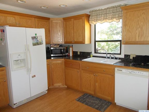 5th image of 410 1/2 E James St