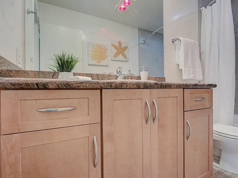 10707 Camarillo St #214 — Photo 15