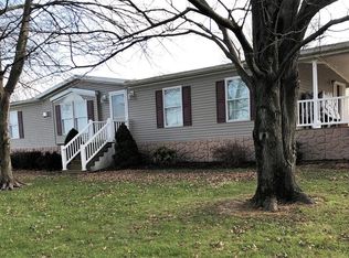100 Ricklin Dr, Leola, PA 17540