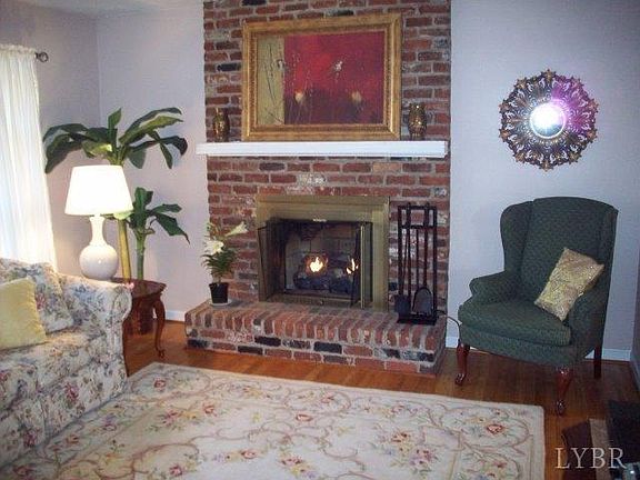 3rd image of 1437 Nelson Dr