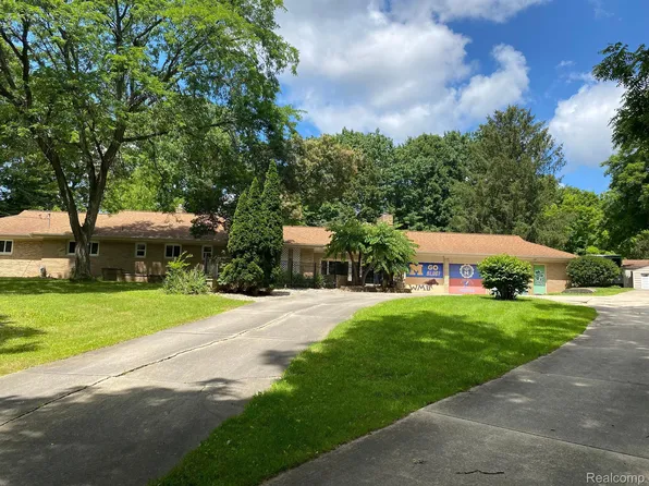 3254 W Frances Rd, Clio, MI 48420